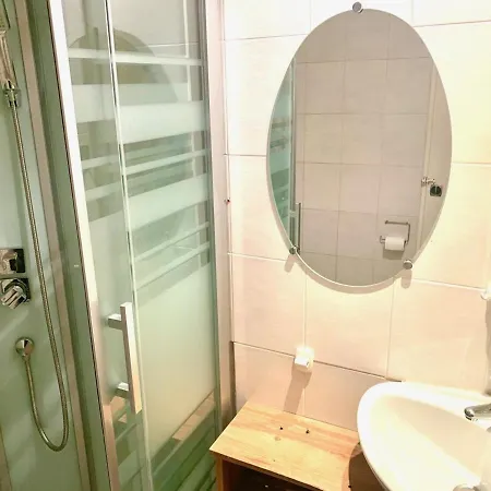 4 Pieces, 8 Pers. 70m², Balcon Sud, Au Pied Des Pistes, Alpe D'huez - Fr-1-405-344 *