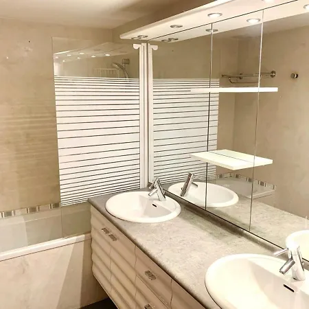 4 Pieces, 8 Pers. 70m², Balcon Sud, Au Pied Des Pistes, Alpe D'huez - Fr-1-405-344 Apartment *
